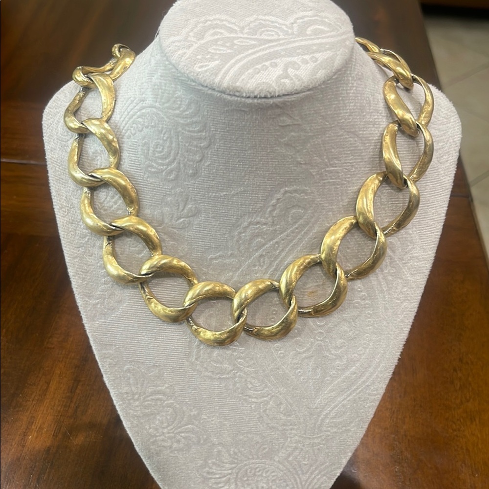 Elegant Gold Chain Necklace